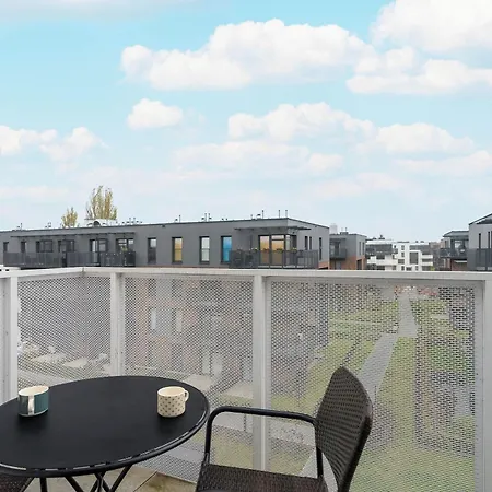 Apartment Jasny Blisko Lotniska Lawica W Poznaniu By Renters