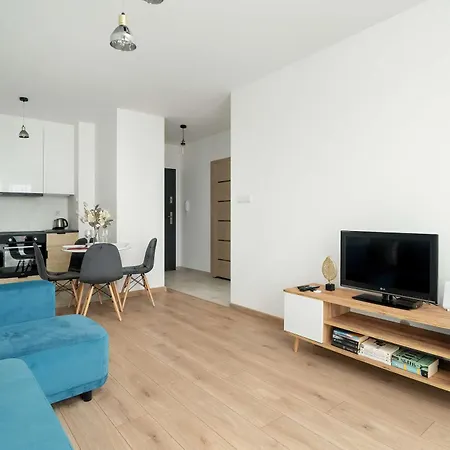 Jasny Blisko Lotniska Lawica W Poznaniu By Renters Apartment Poznan