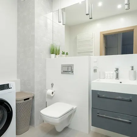 Jasny Blisko Lotniska Lawica W Poznaniu By Renters Poznan