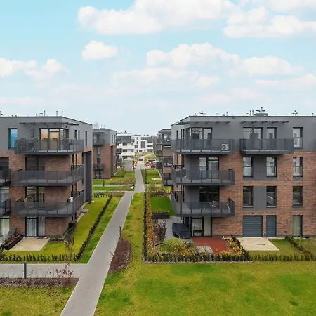 Apartment Jasny Blisko Lotniska Lawica W Poznaniu By Renters *